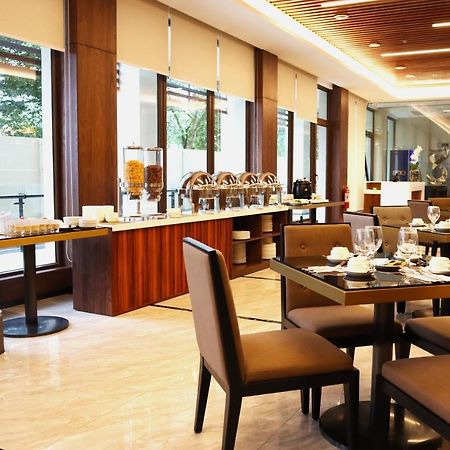 Hotel Casiana & Events Center Tagaytay Managed By Hii Tagaytay City ภายนอก รูปภาพ