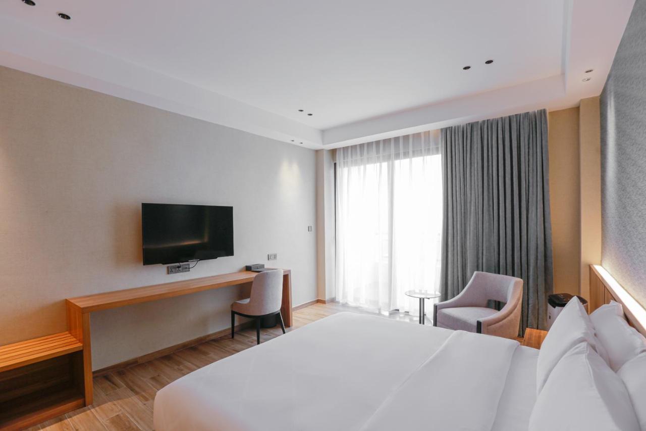 Hotel Casiana & Events Center Tagaytay Managed By Hii Tagaytay City ภายนอก รูปภาพ