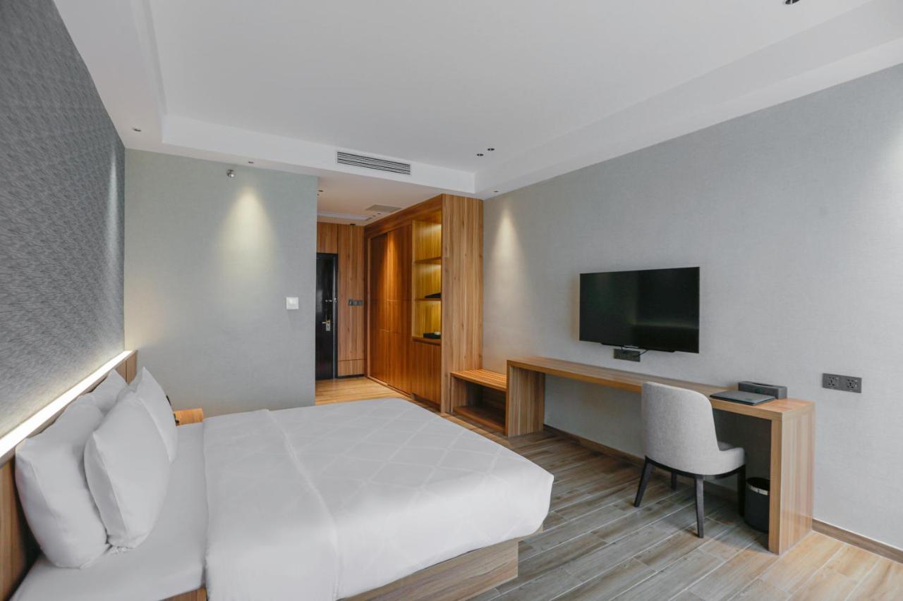 Hotel Casiana & Events Center Tagaytay Managed By Hii Tagaytay City ภายนอก รูปภาพ