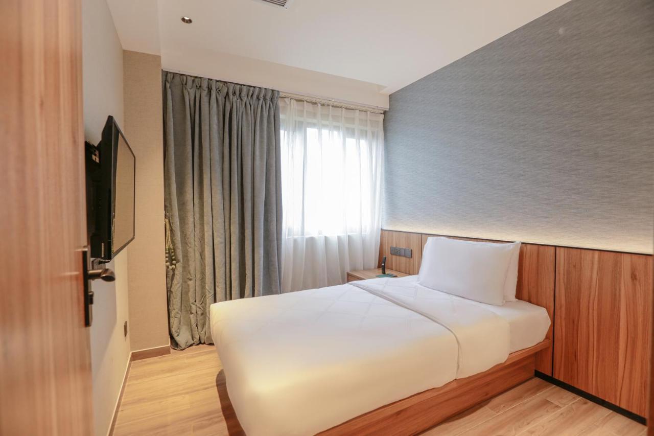 Hotel Casiana & Events Center Tagaytay Managed By Hii Tagaytay City ภายนอก รูปภาพ