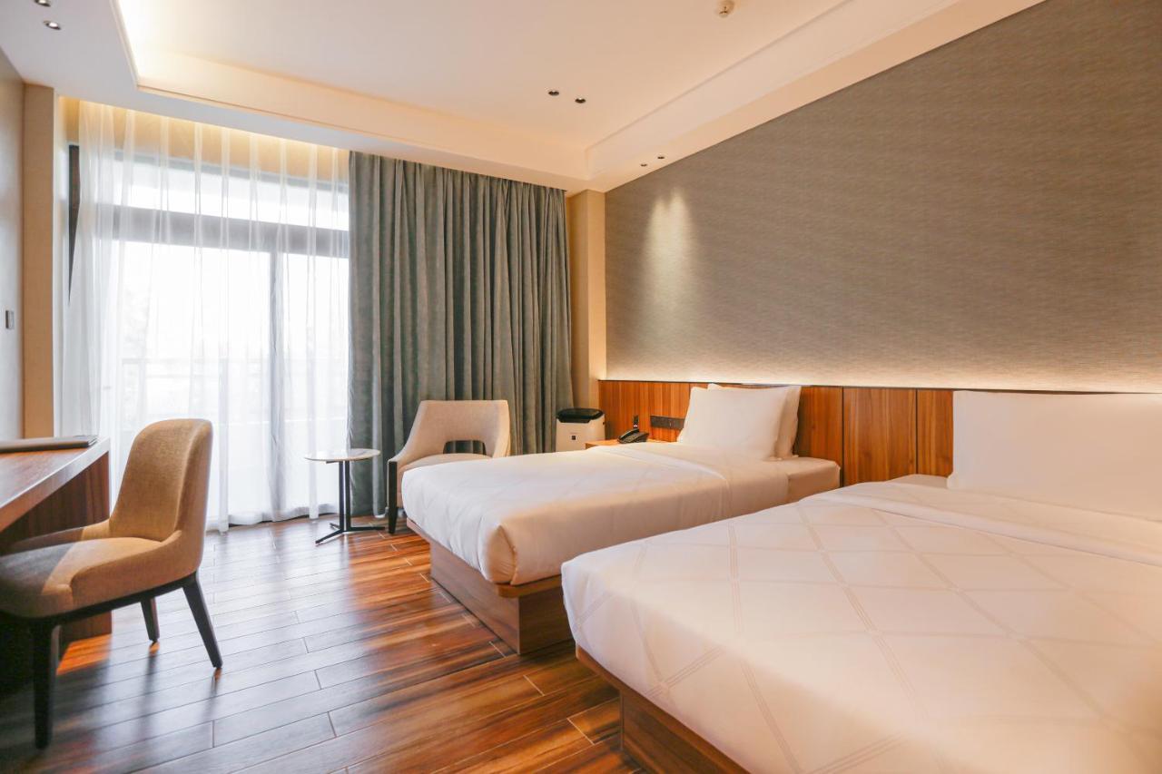 Hotel Casiana & Events Center Tagaytay Managed By Hii Tagaytay City ภายนอก รูปภาพ